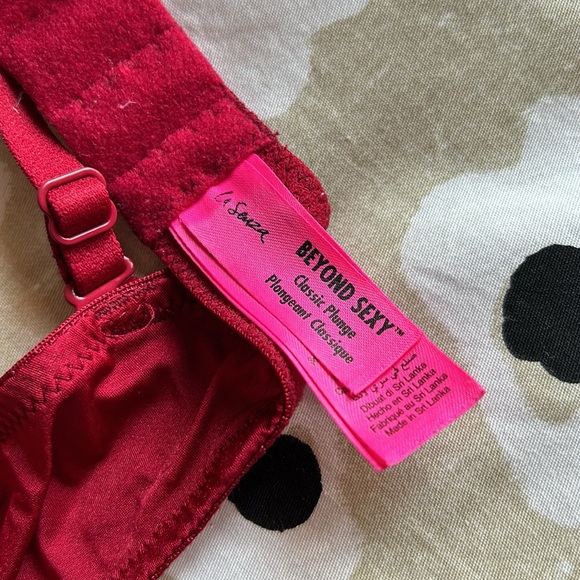 Red lace bra (LaSenza, 36B) - Picture 2 of 6